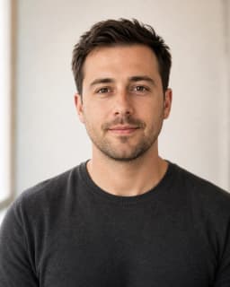 Oliver Whitfield, Typography Editor at LettersFonts